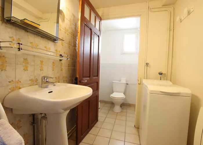 Chez Ladarre בית נופש *