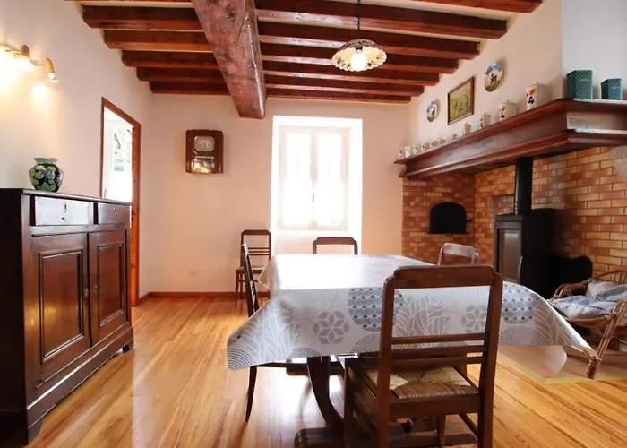 Chez Ladarre בית נופש *